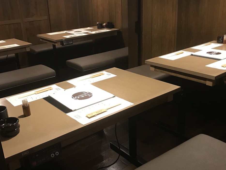 テーブル席 席タイプ テーブル 人数 6名様×9 備考 浅草でふぐ料理と言えば「玄品」。家族でのお食事会やお祝いごとにも使えるお席です。