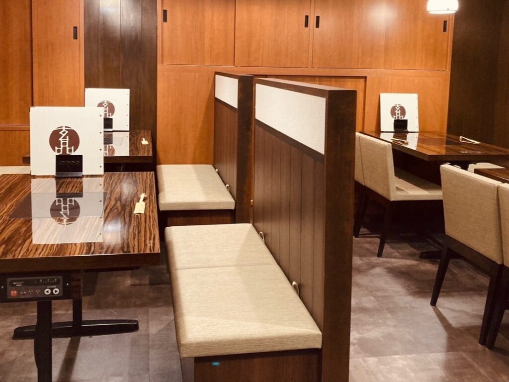 テーブル席 席タイプ テーブル 人数 4名様×5 備考 お誕生日や記念日やなどの大切な日に◎もちろん普段使いも大歓迎です。