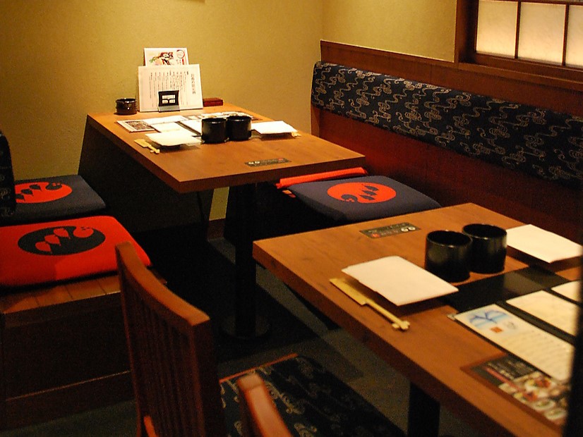 テーブル席 席タイプ テーブル 人数 4名様×4 備考 和の雰囲気でくつろげる店内は最大40名様までOK。ご予約はお早めにどうぞ。