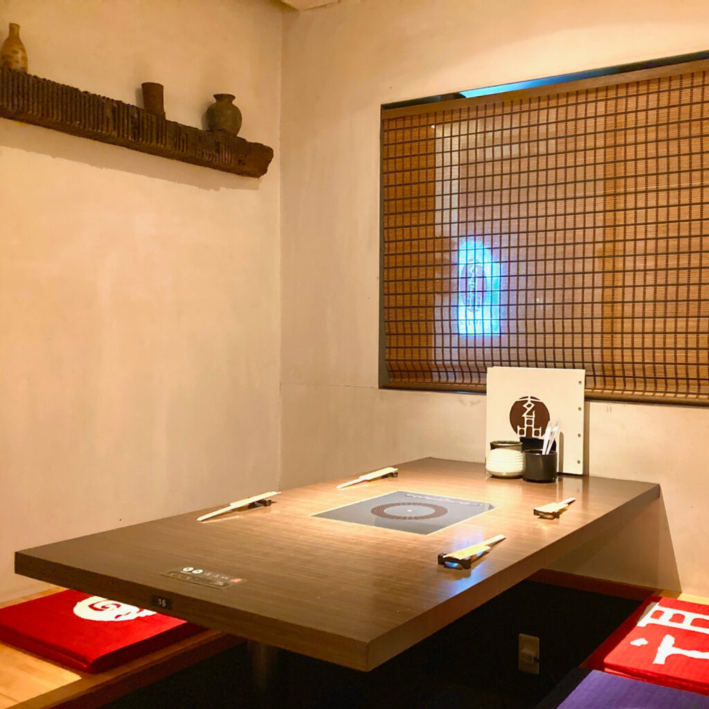 掘りごたつ席 席タイプ 掘りごたつ 人数 4名様×4 備考 ちょっとした飲み会やお集りの宴席等に幅広く対応いたします。最大16名様まで可能です。