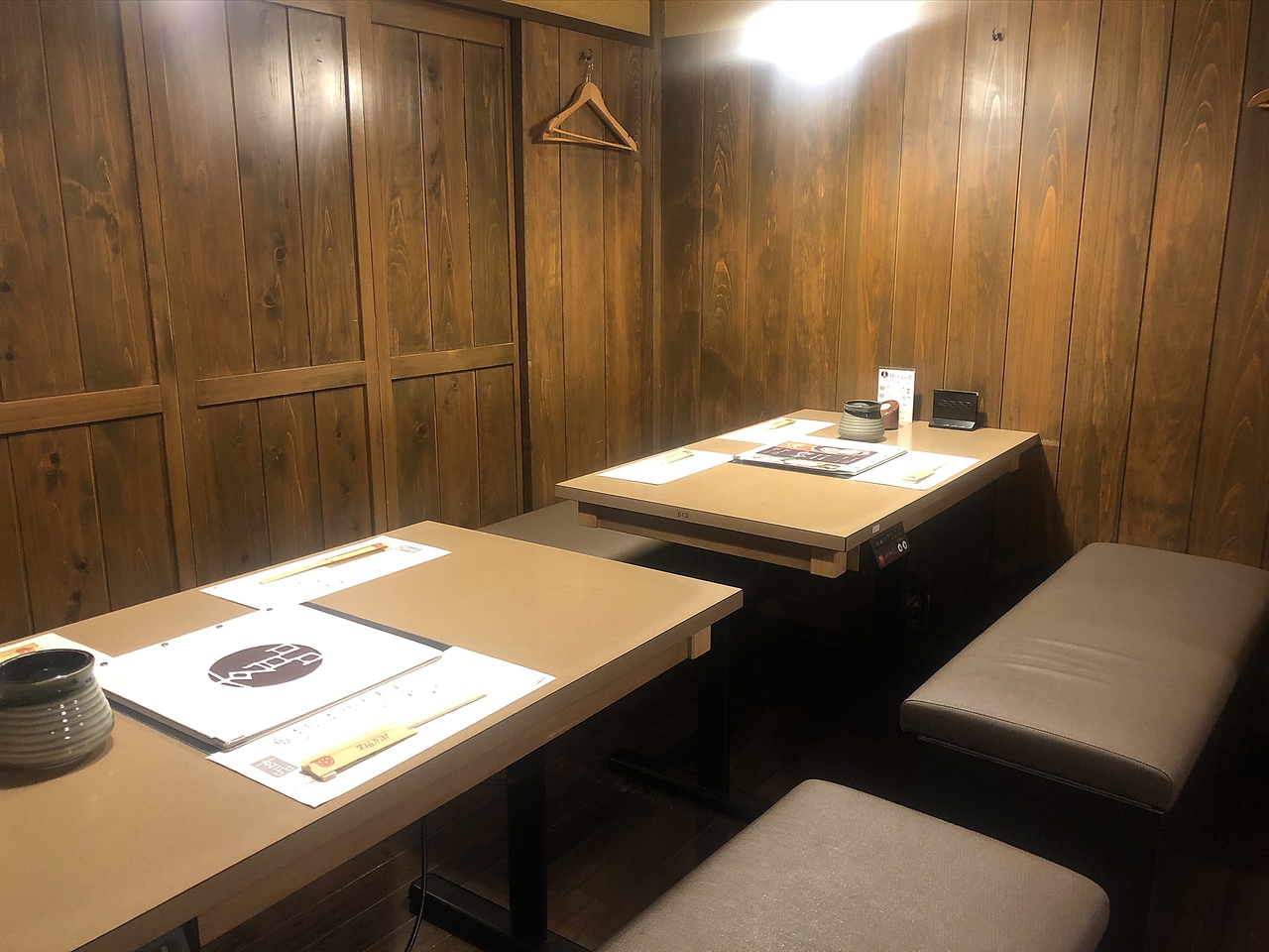 4名様×2 <br> 浅草でふぐ料理と言えば「玄品」。家族でのお食事会やお祝いごとにも使えるお席です。