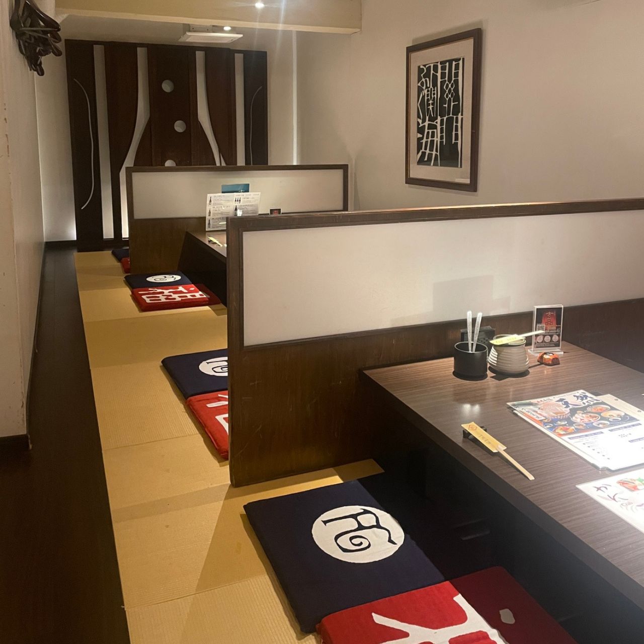 掘りごたつ席 :  4名様×4 <br> ちょっとした飲み会やお集りの宴席等に幅広く対応いたします。最大16名様まで可能です。